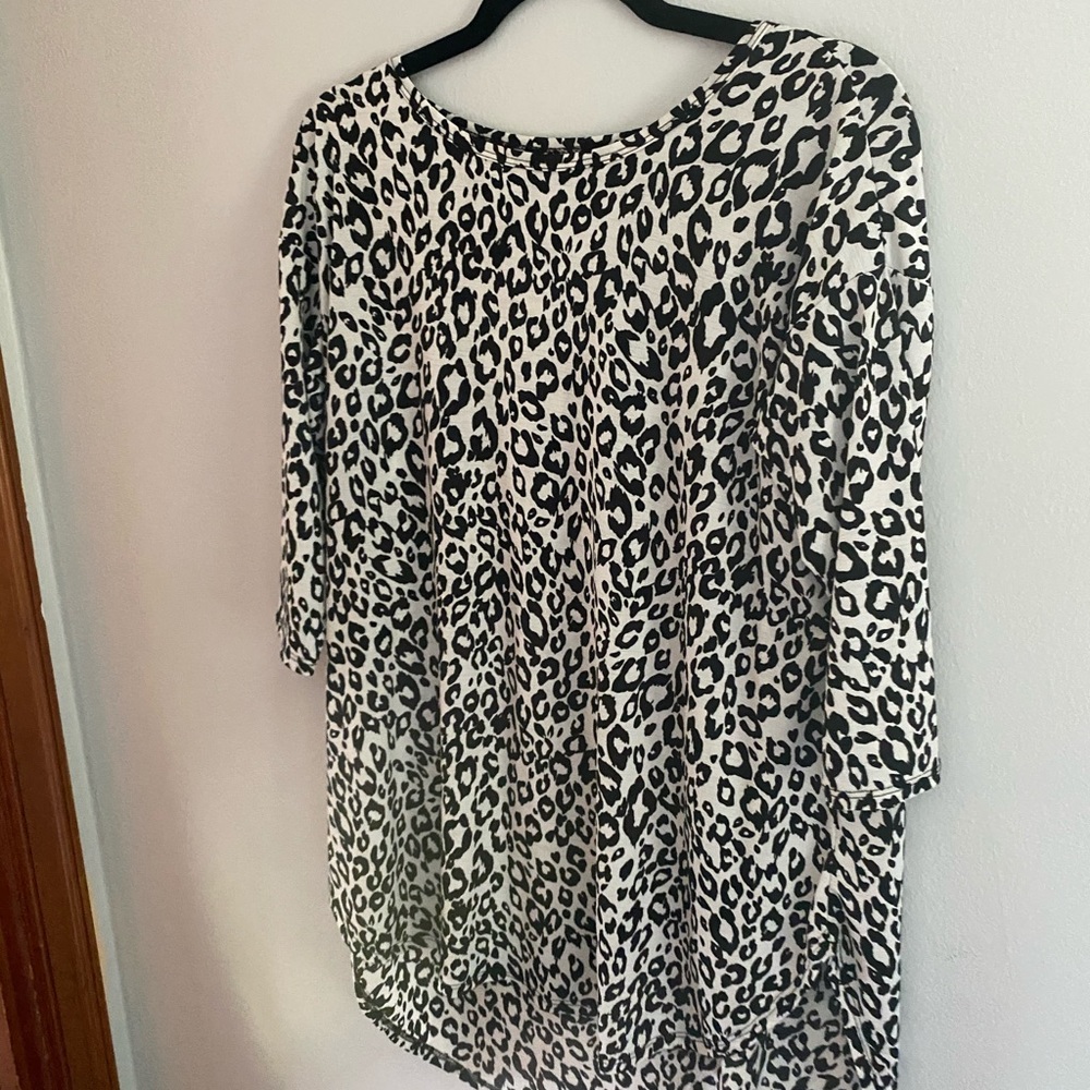 Leopard Print Top Rounded Bottom Tunic - image 4